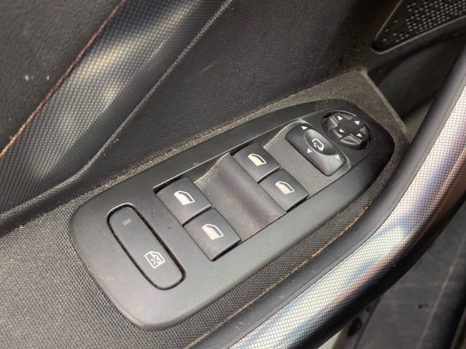 Peugeot 2008 1,2 PureTech 110 Allure EAT6 5d