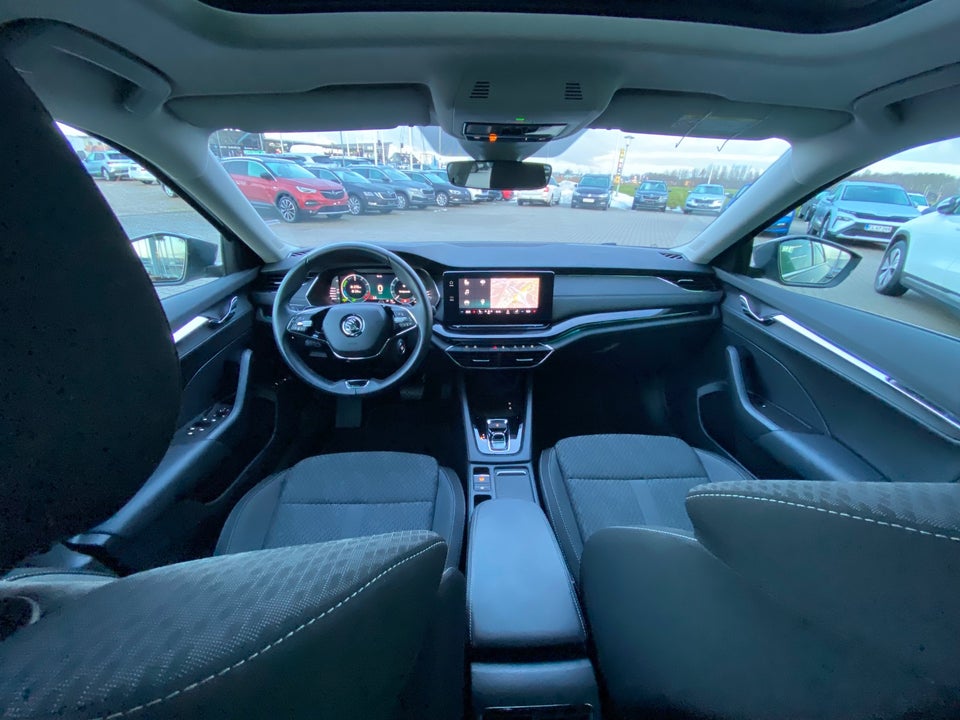 Skoda Octavia 1,4 TSi iV Plus Combi DSG 5d