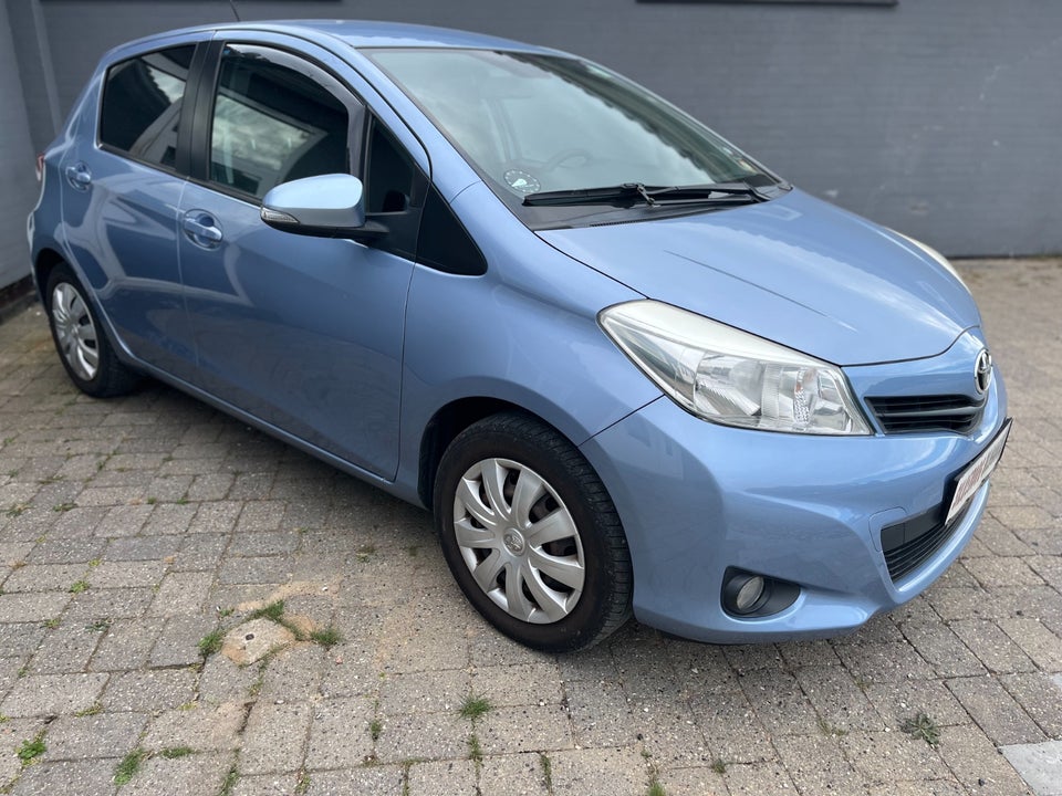 Toyota Yaris 1,0 VVT-i T1 5d