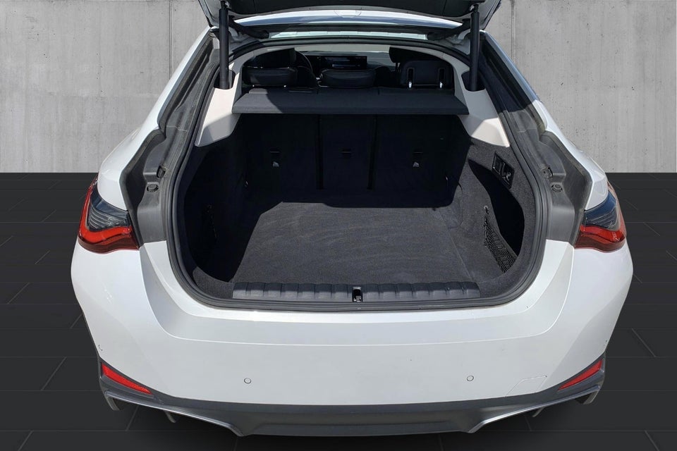 BMW i4 eDrive40 Charged Plus 5d