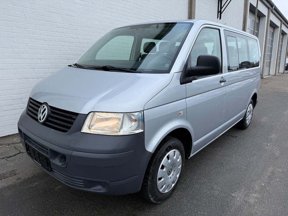 VW Transporter 2,5 TDi 130 Kombi kort 9prs 4d