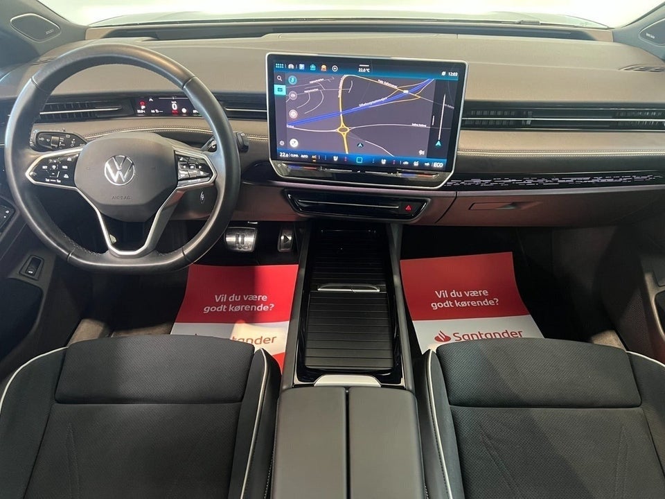 VW ID.7 77 Black Style Tourer 5d