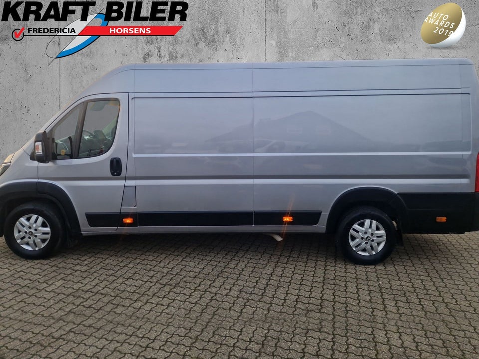 Peugeot Boxer 335 2,2 BlueHDi 165 L4H2 Ultimate