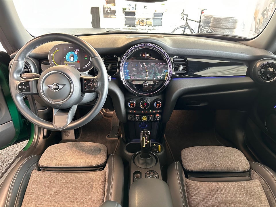 MINI Cooper SE Essential 3d