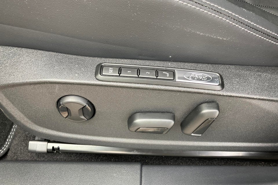 Ford Explorer 77 Premium Extended Range 5d