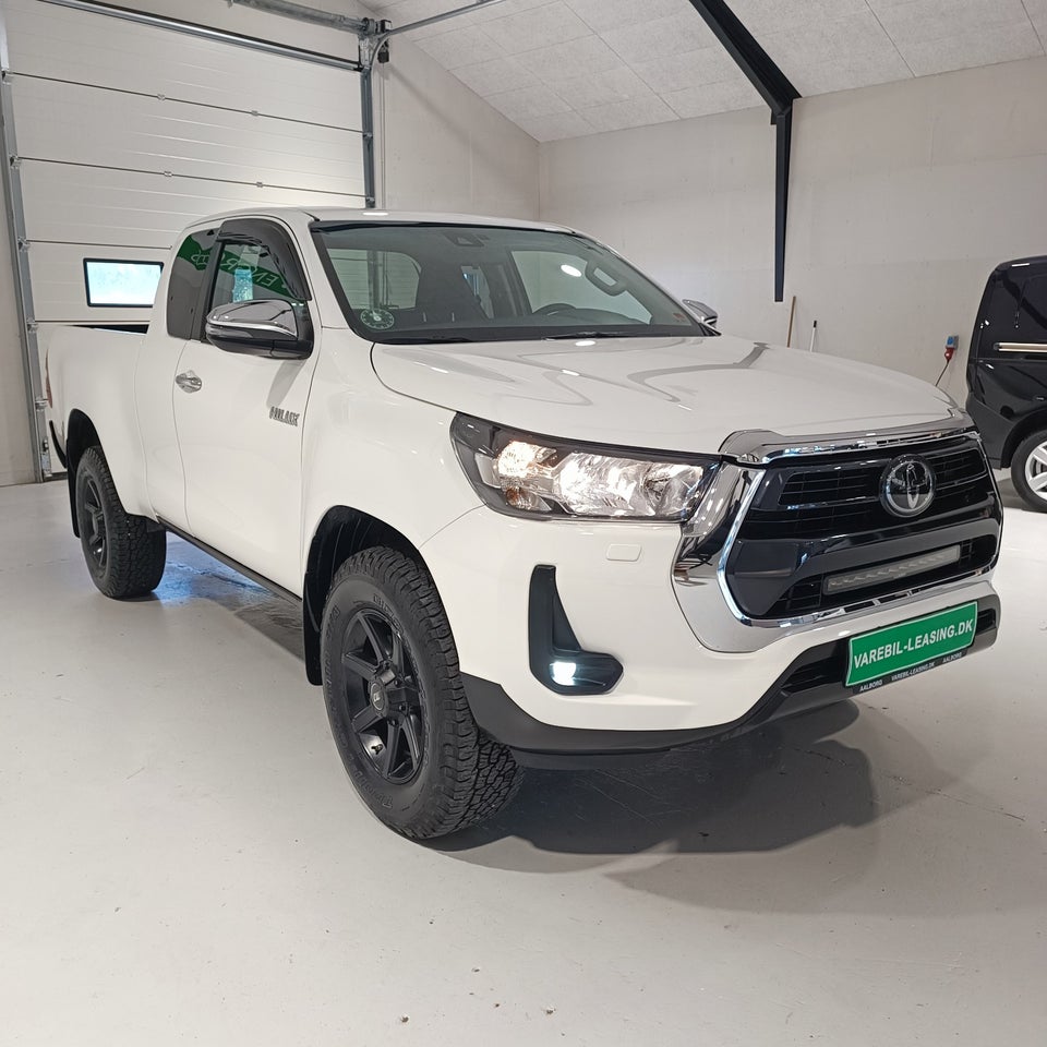 Toyota HiLux 2,4 D T3 Ex.Kab aut. 4d