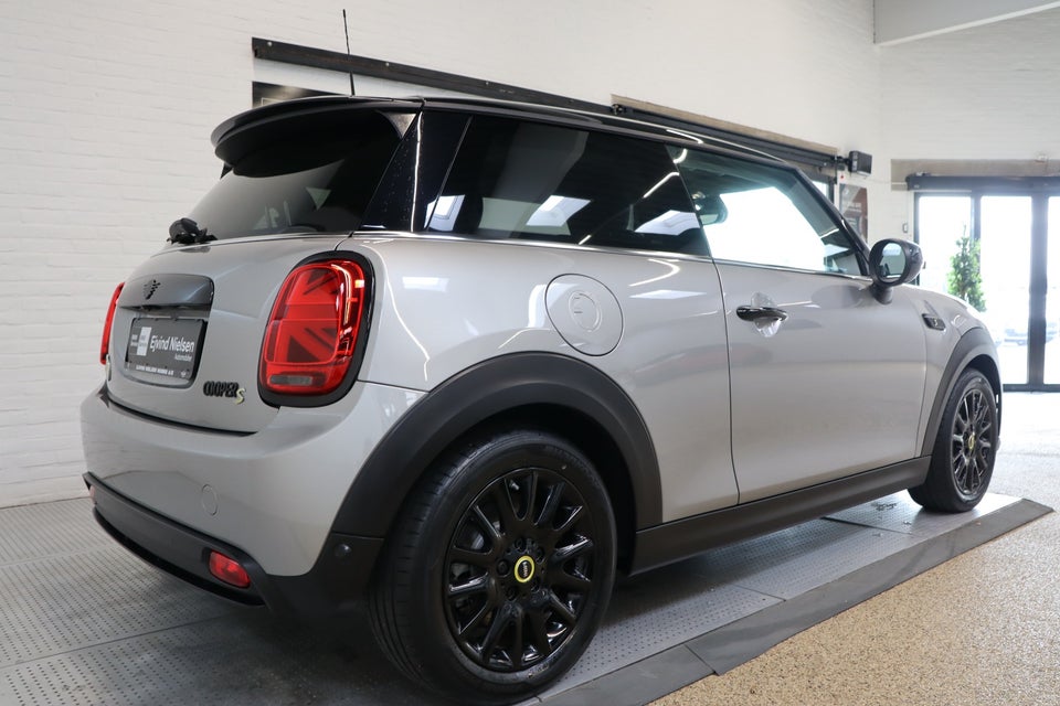 MINI Cooper SE Classic Trim 3d