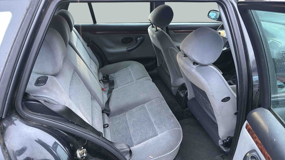 Peugeot 406 1,8 ST stc. 5d