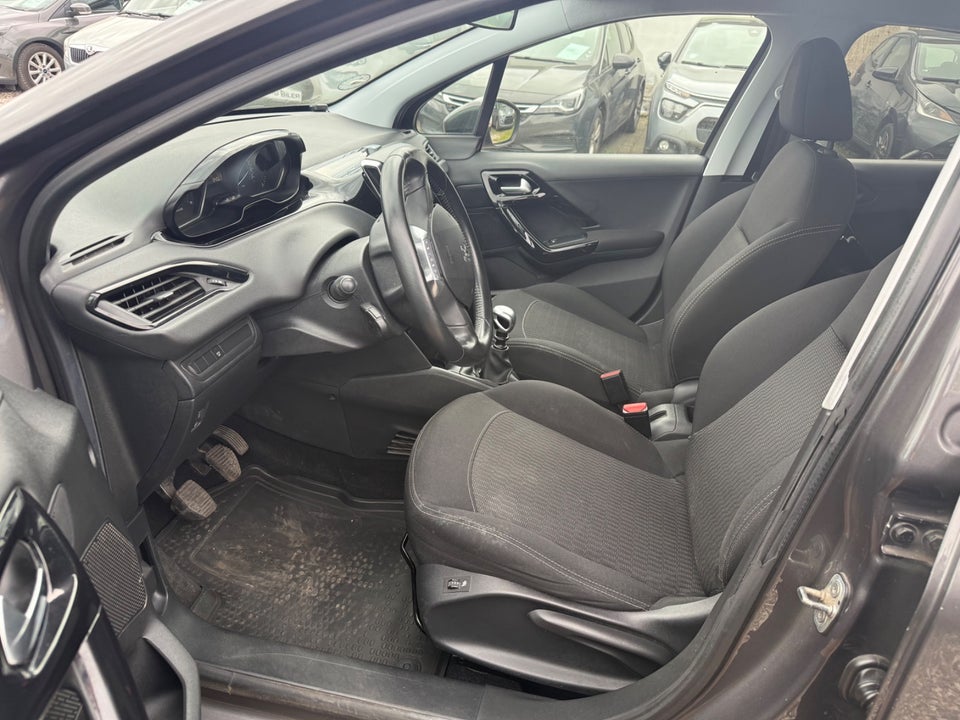 Peugeot 208 1,5 BlueHDi 100 Signature+ 5d