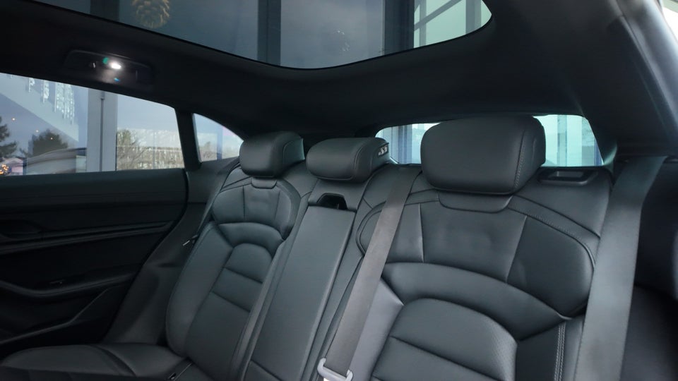 Porsche Taycan 4 Performance+ Cross Turismo 5d