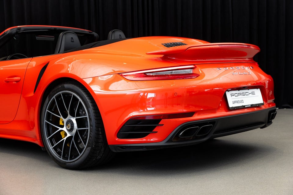 Porsche 911 Turbo S 3,8 Cabriolet PDK 2d