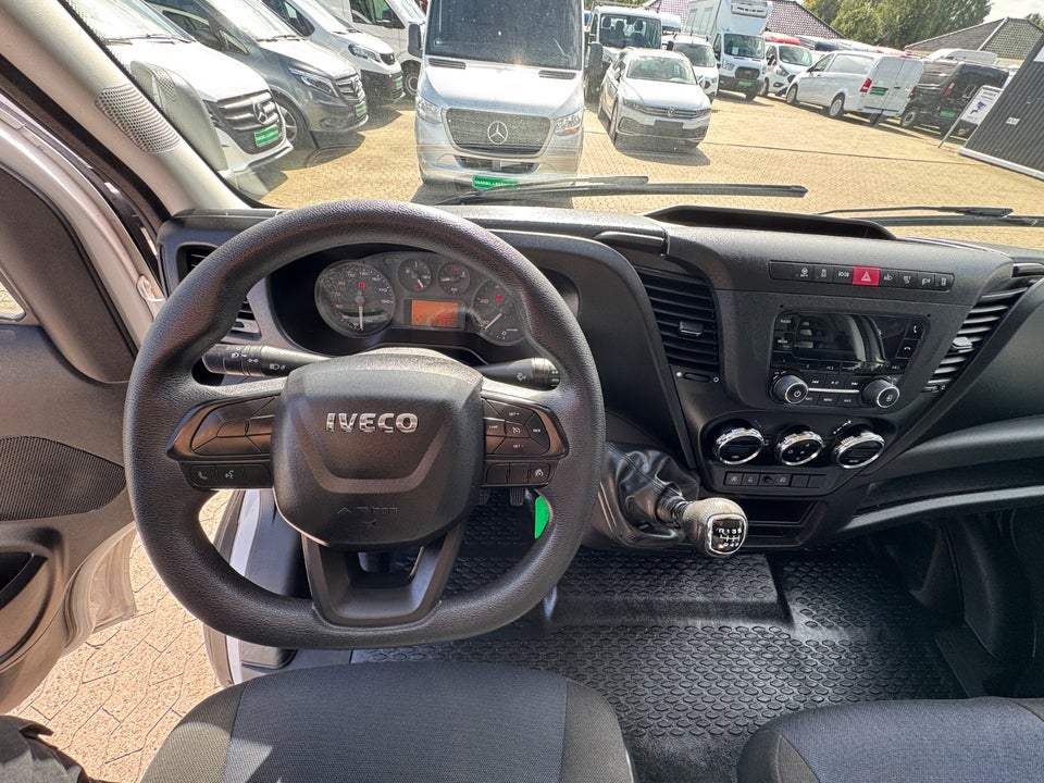 Iveco Daily 2,3 35S14 Alukasse m/lift