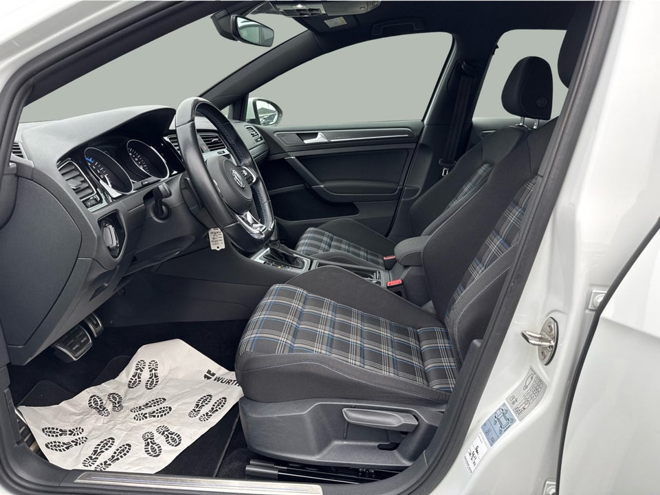 VW Golf VII 1,4 GTE DSG 5d