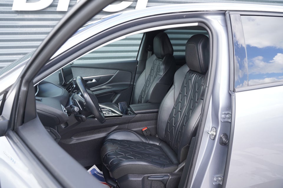 Peugeot 3008 1,6 Hybrid Selection Sport Limited EAT8 5d