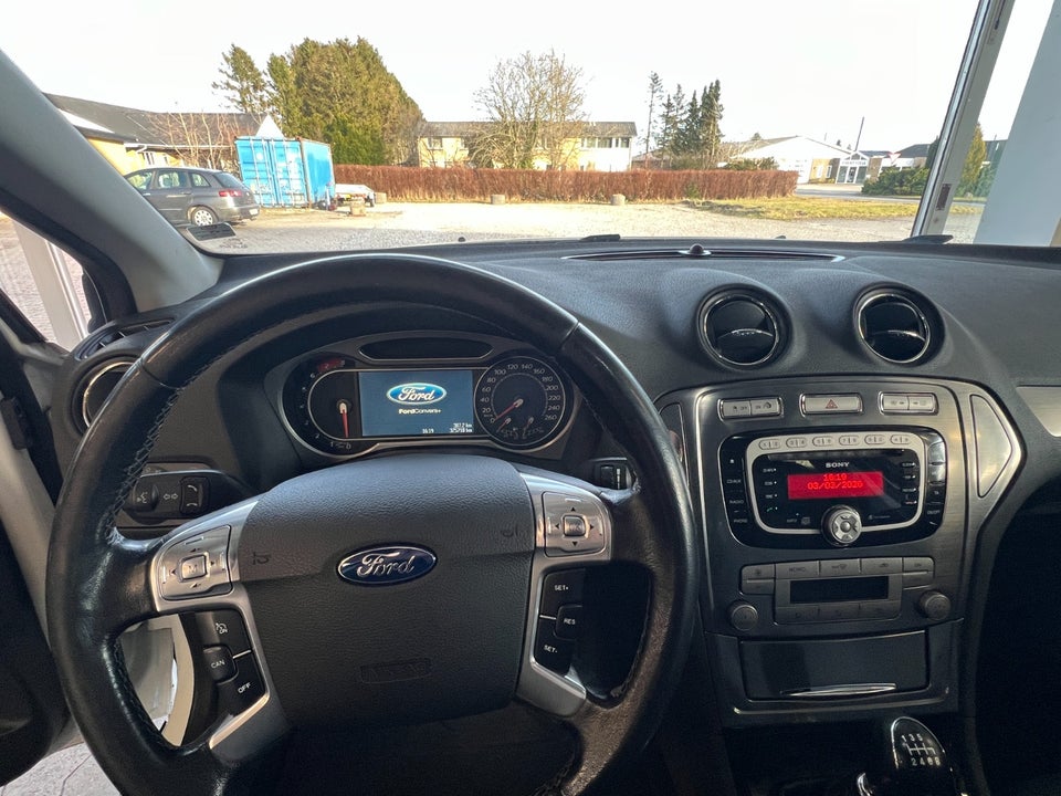 Ford Mondeo 2,5 20V Turbo Titanium stc. 5d