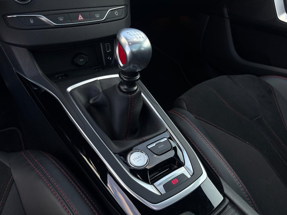 Peugeot 308 1,6 e-THP 270 GTi Performance 5d