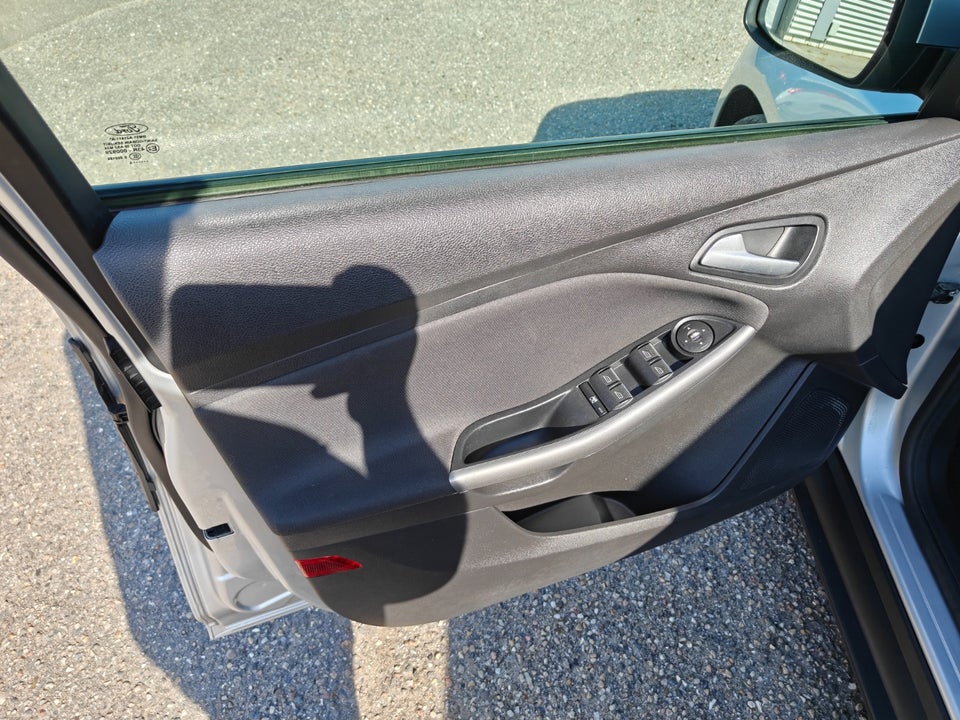 Ford Focus 1,0 SCTi 100 Titanium ECO 5d