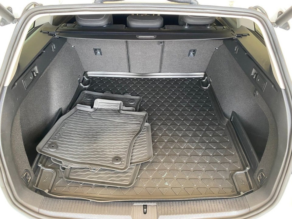 VW Passat 1,5 TSi 150 Elegance+ Variant DSG 5d