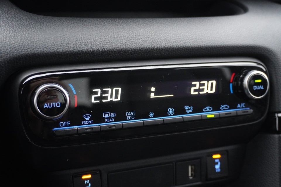 Toyota Yaris 1,5 Hybrid H3 Style e-CVT 5d