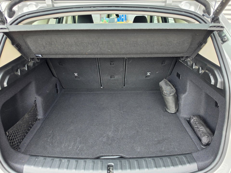 BMW iX1 eDrive20 X-Line 5d