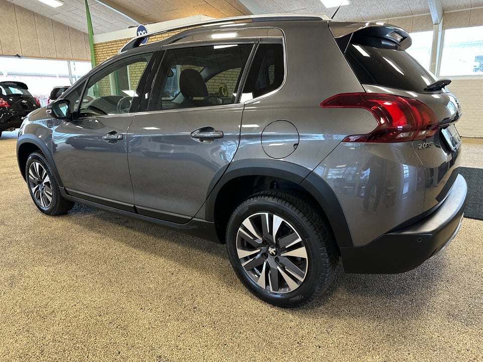 Peugeot 2008 1,2 PureTech 110 Prestige Sky 5d