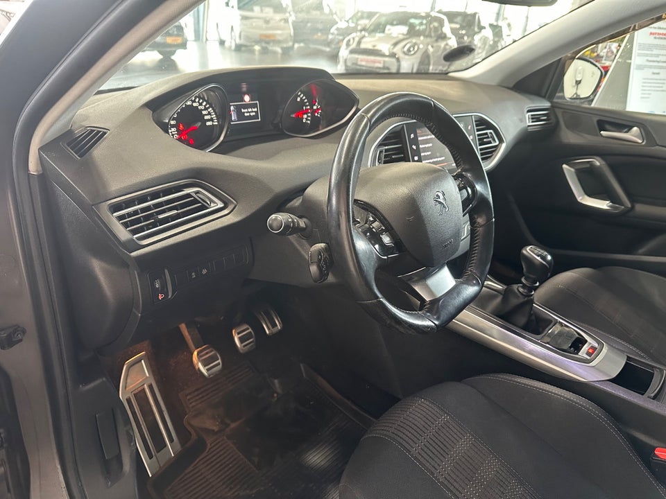 Peugeot 308 1,5 BlueHDi 130 Selection Sky SW 5d