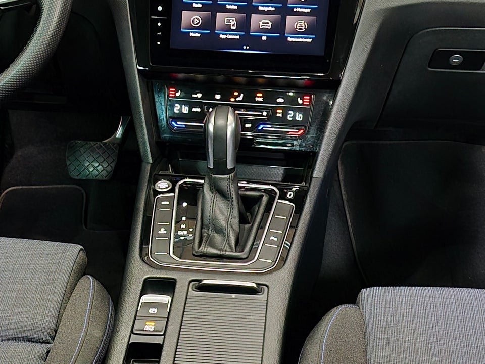 VW Passat 1,4 GTE High DSG 4d