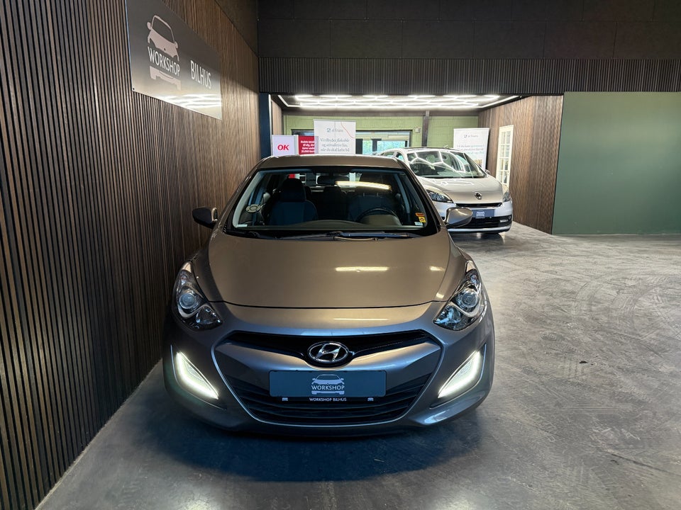 Hyundai i30 1,6 CRDi 110 Comfort Eco 5d