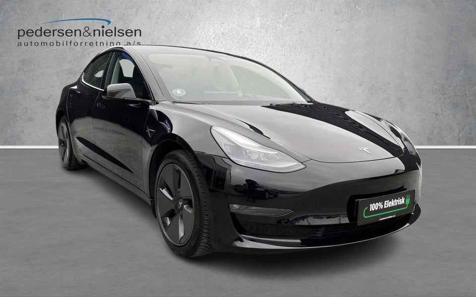 Tesla Model 3 Long Range AWD 4d