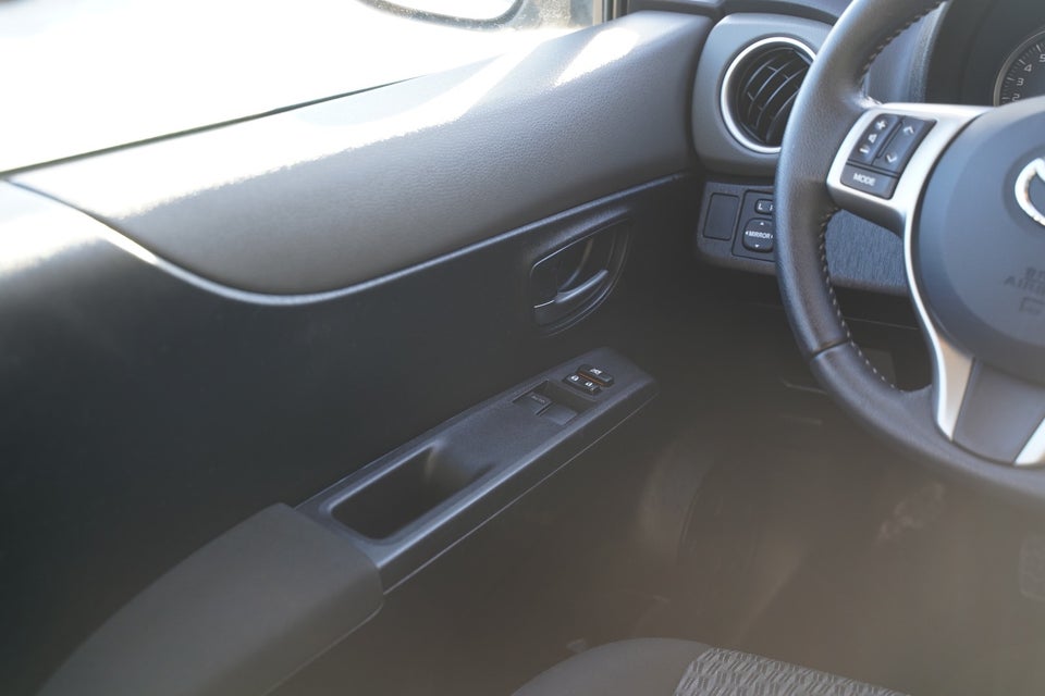 Toyota Yaris 1,0 VVT-i T2 5d