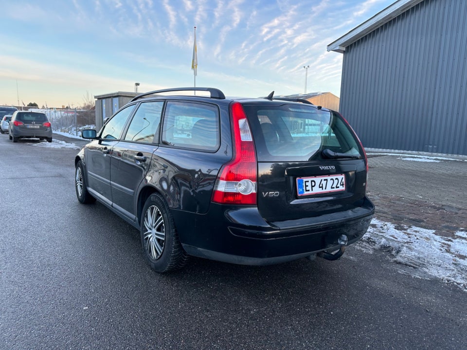 Volvo V50 1,8 Momentum 5d