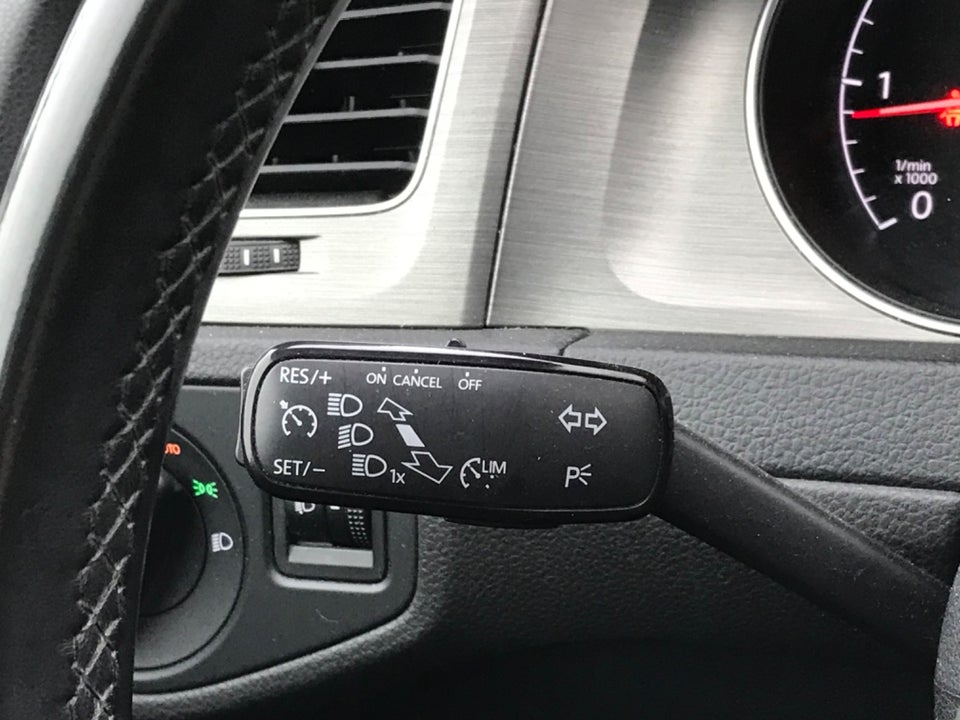 VW Golf VII 1,6 TDi 105 Comfortline BMT 5d