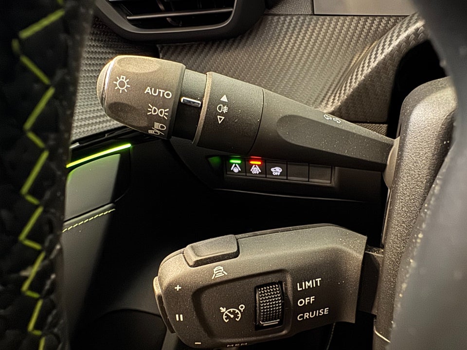 Peugeot e-208 50 GT 5d