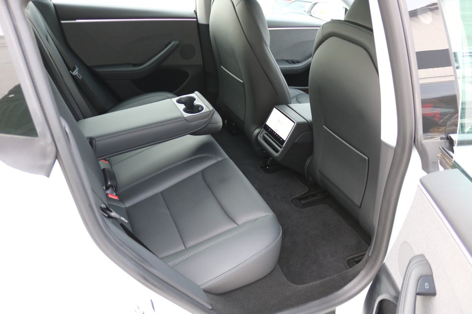 Tesla Model 3 RWD 4d