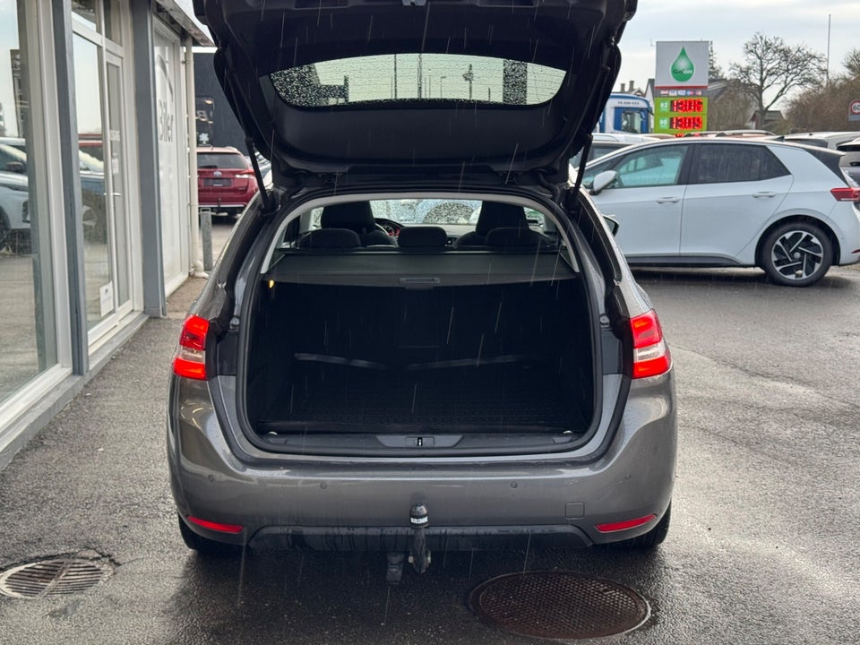 Peugeot 308 1,6 BlueHDi 120 Allure Sky SW 5d