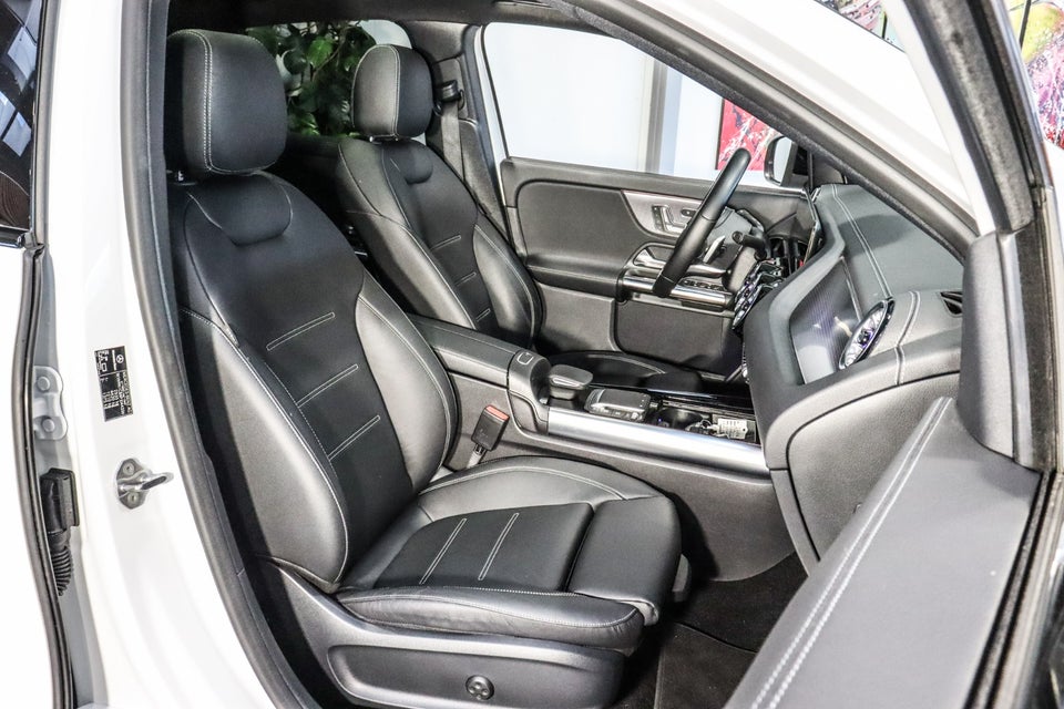 Mercedes EQA350 AMG Line 4Matic 5d