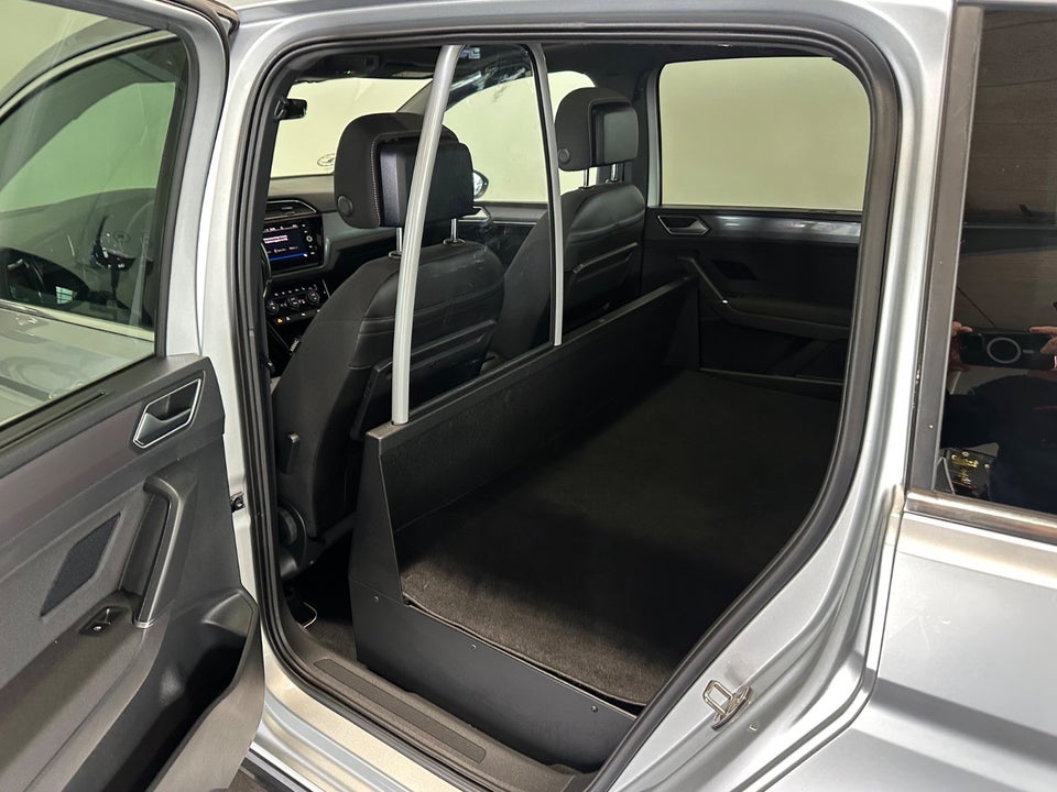 VW Touran 1,5 TSi 150 R-line DSG Van 5d