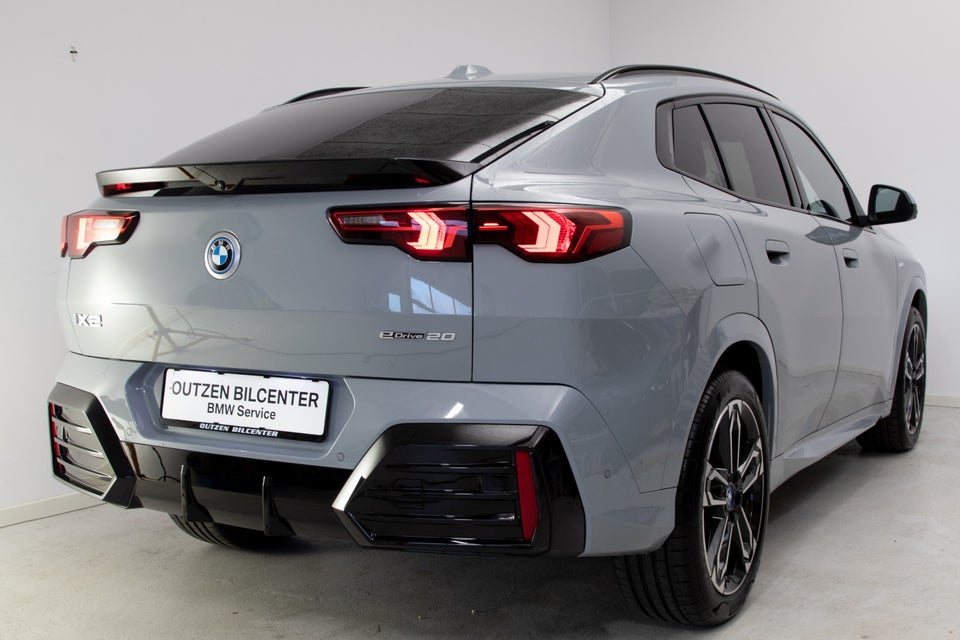 BMW iX2 eDrive20 Fully Charged M-Sport 5d