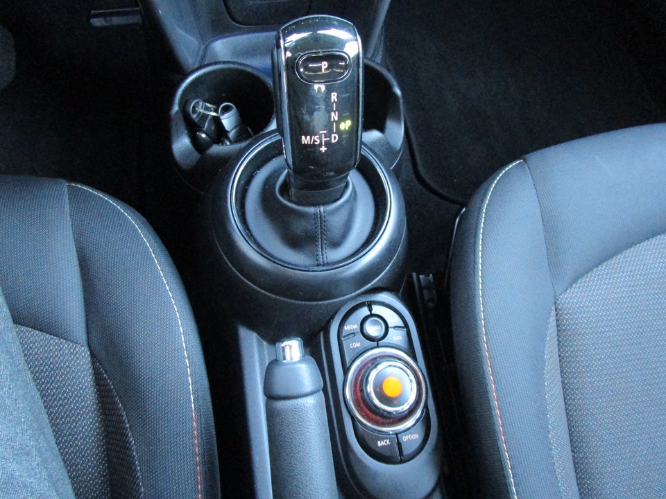 MINI Cooper 1,5 Essential aut. 5d