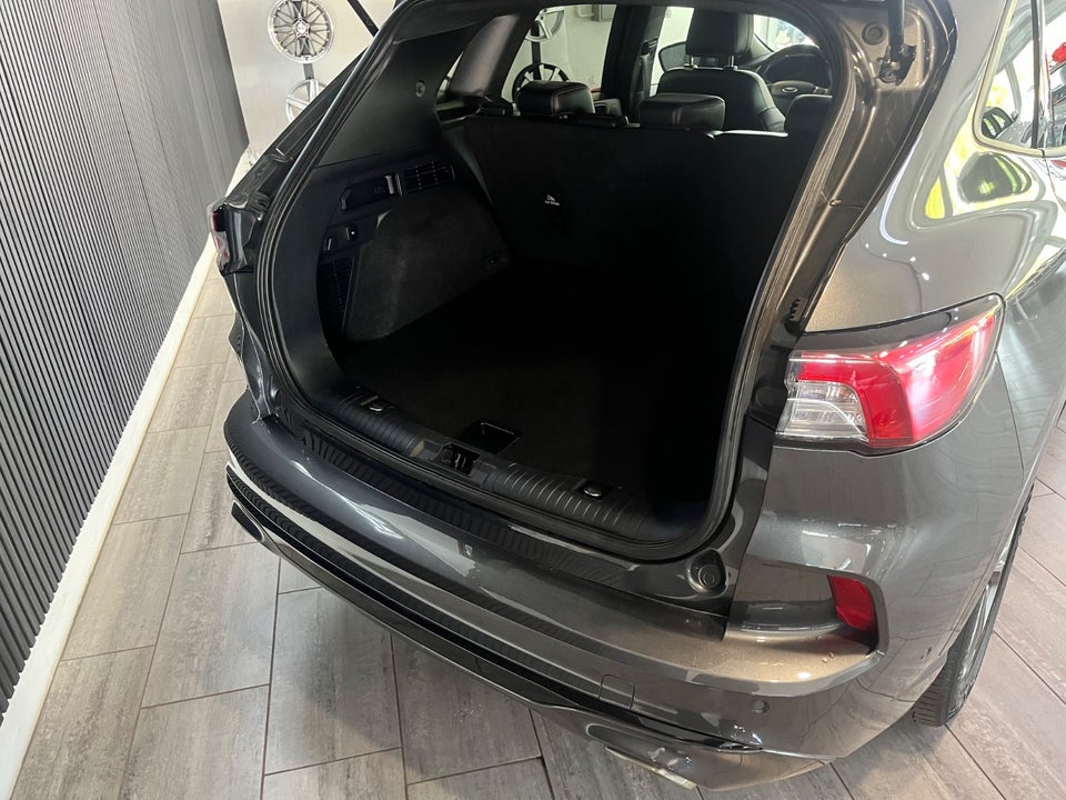 Ford Kuga 2,5 PHEV ST-Line X CVT 5d