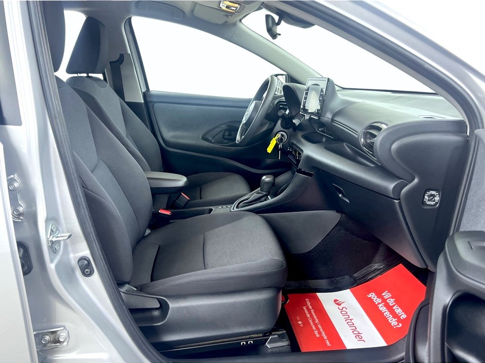 Toyota Yaris 1,5 Hybrid H1 e-CVT 5d