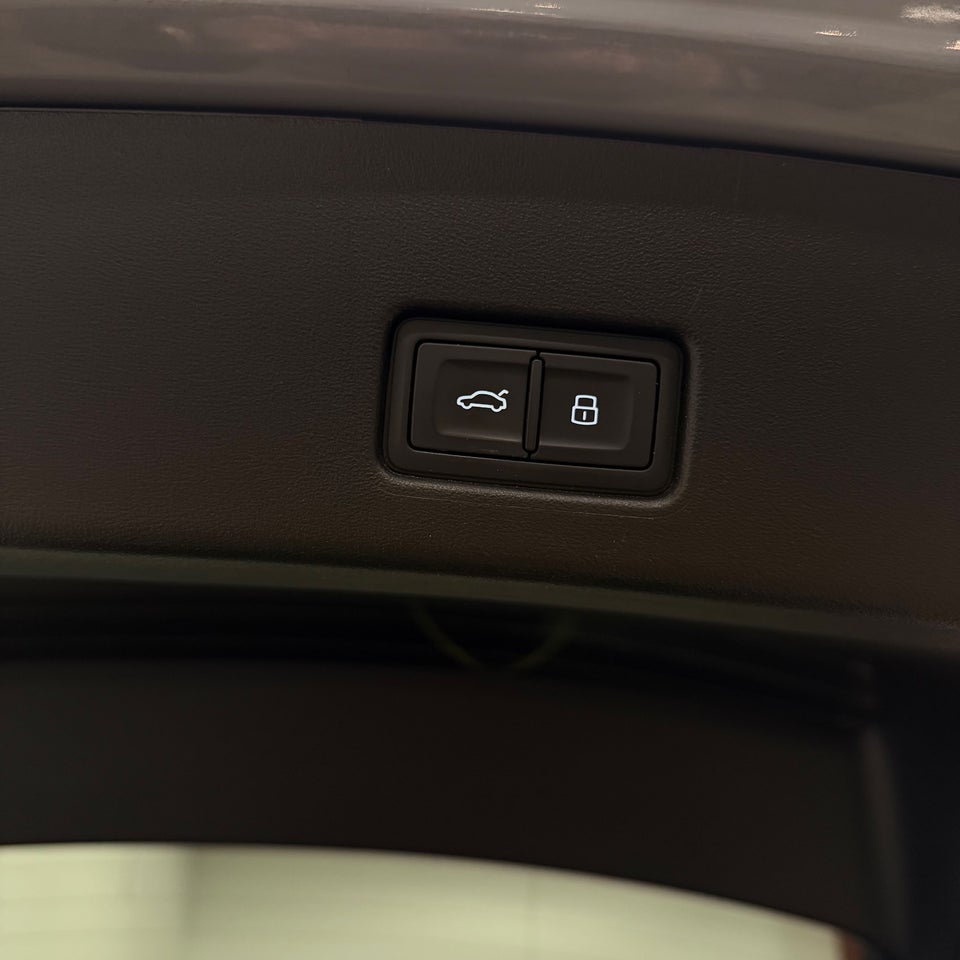 Audi Q4 e-tron 40 Advanced Sportback 5d