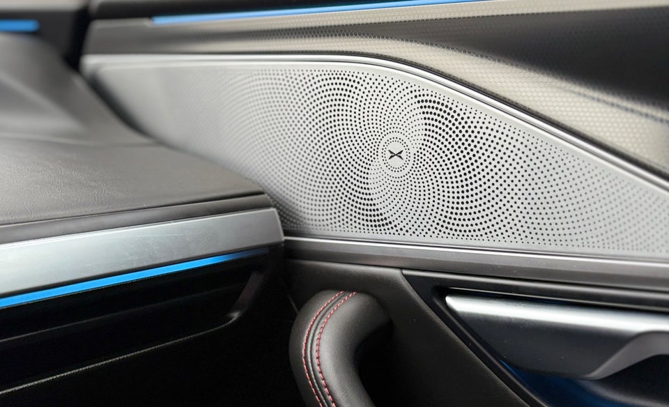 Xpeng P7 Long Range 4d