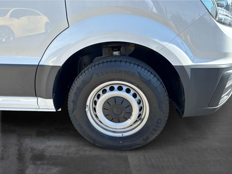 VW Crafter 35 2,0 TDi 163 Db.Kab m/lad L4 RWD 4d