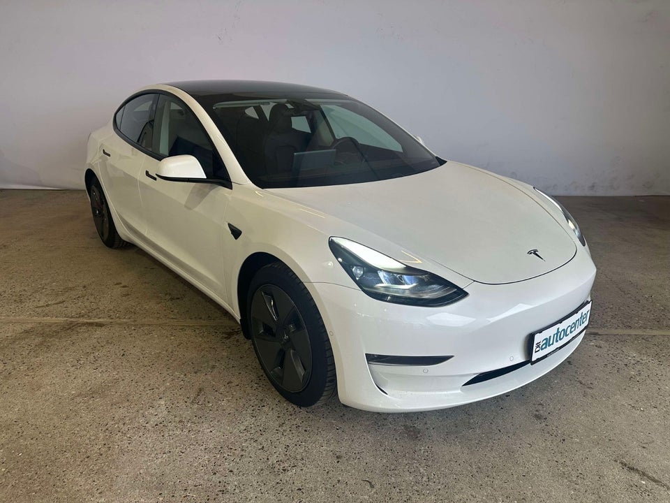 Tesla Model 3 Long Range AWD 4d