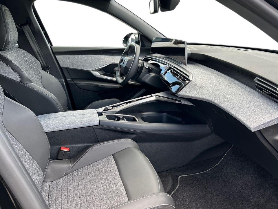 Peugeot e-5008 77 Allure 7prs 5d