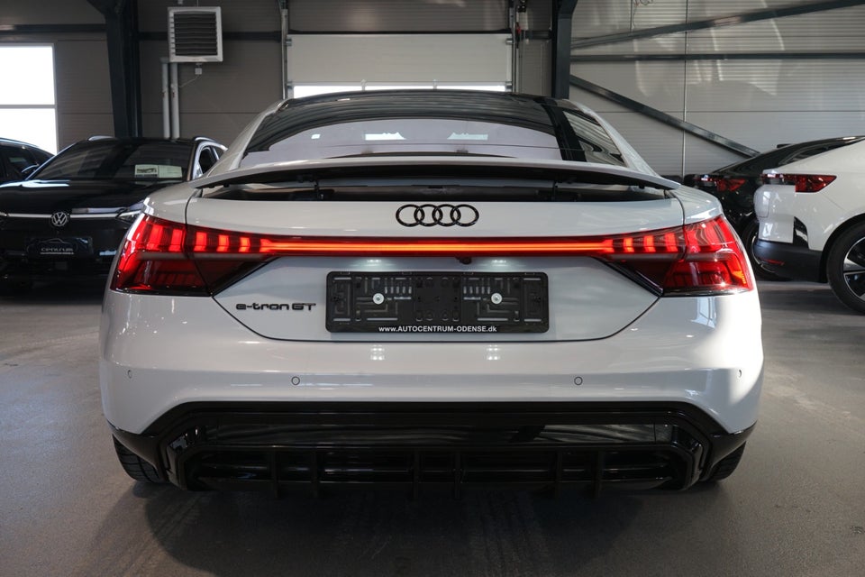 Audi e-tron GT quattro 4d