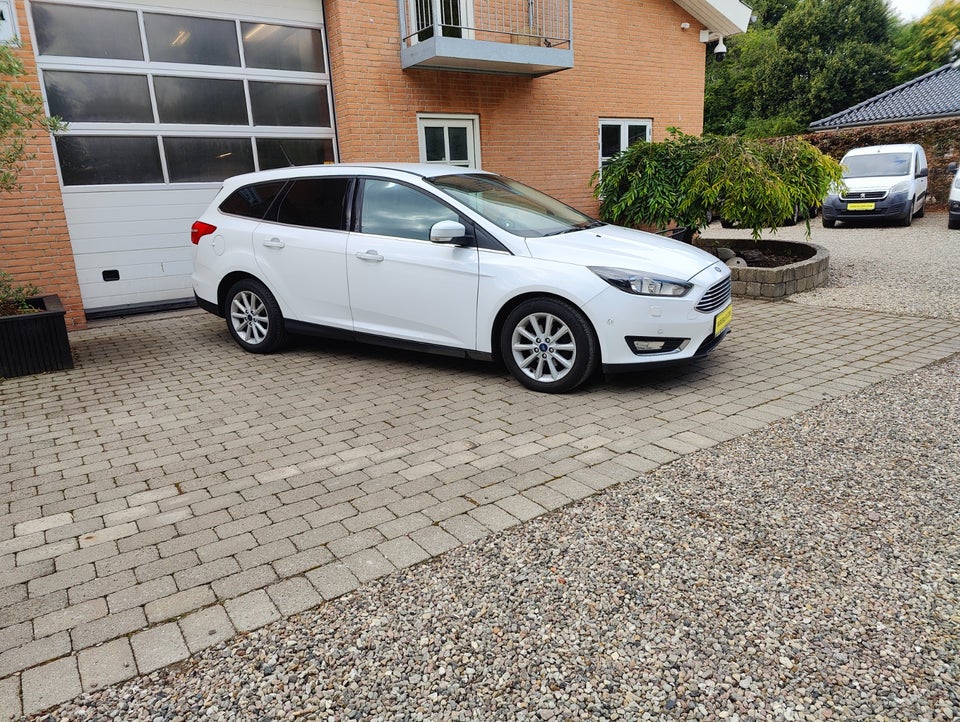 Ford Focus 1,5 TDCi 120 Titanium stc. Van 5d
