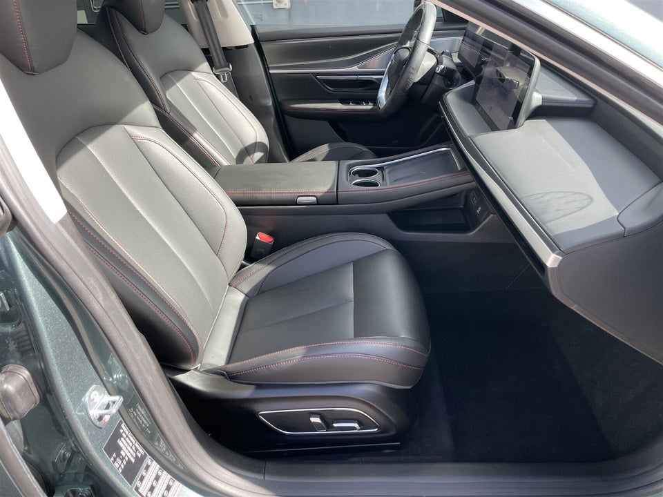 Xpeng P7 Long Range 4d