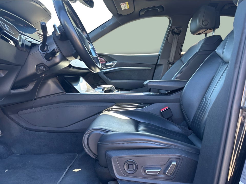 Audi e-tron 55 quattro 5d